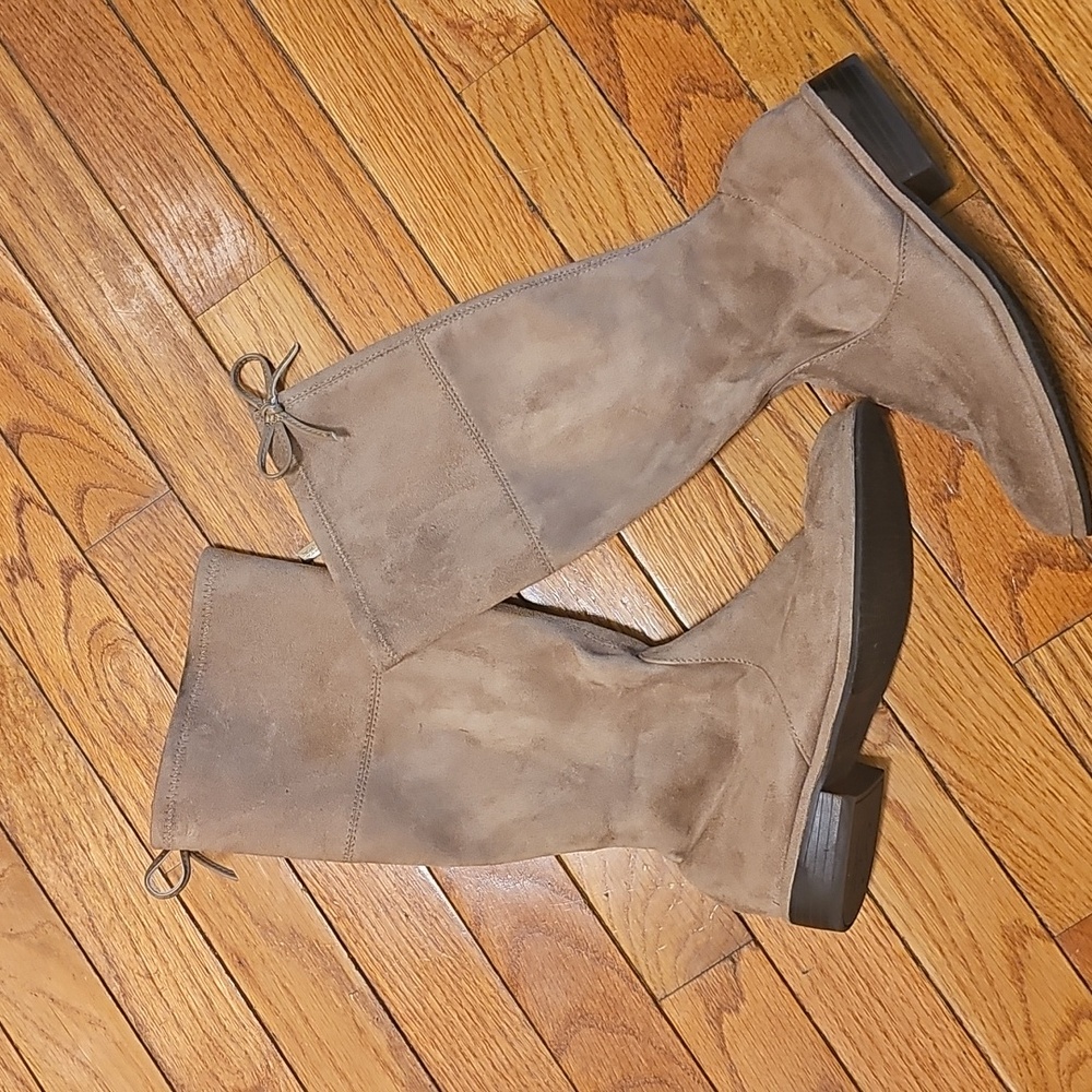 Girl's Stuart Weitzman Taupe Suede Heeled Boots Size 3 - Picture 3 of 16